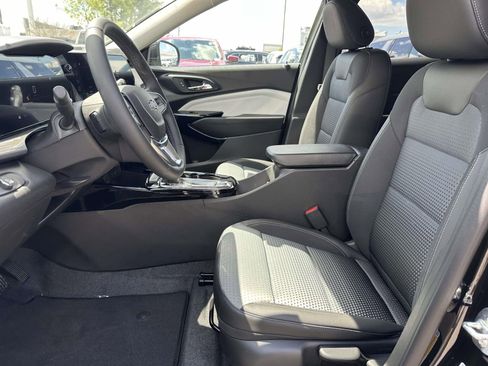 New 2026 Chevrolet Trax LT w/ Driver Confidence Package FWD image 21