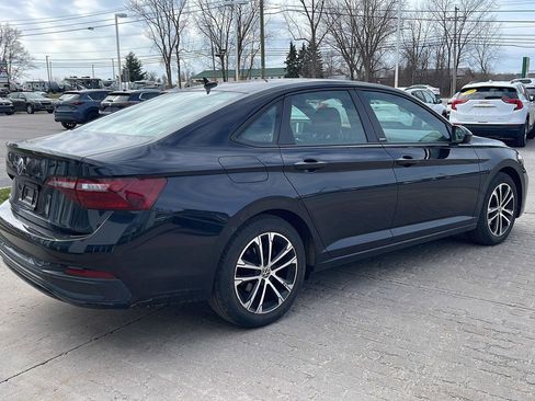 Used 2023 Volkswagen Jetta Sport image 4