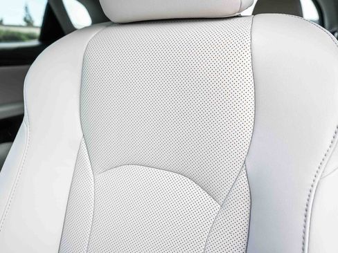 Used 2022 Lexus RX 450h AWD w/ Premium Package image 31