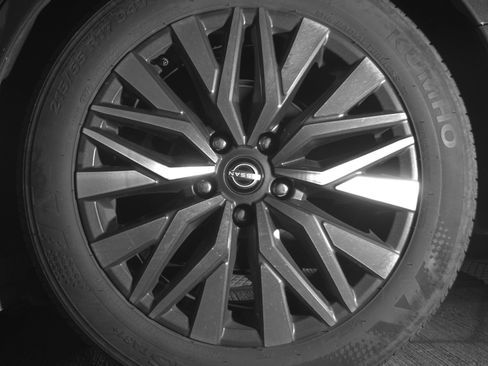 Used 2024 Nissan Altima 2.5 SV FWD image 14
