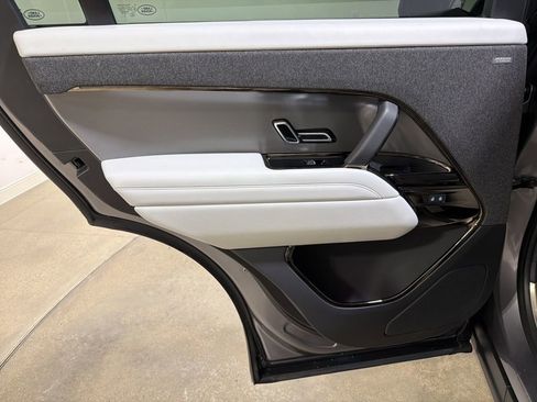 Used 2025 Land Rover Range Rover Sport SE image 20