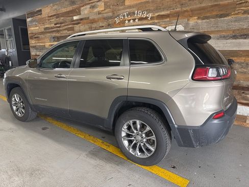 Used 2020 Jeep Cherokee Latitude Plus w/ Cold Weather Group image 8