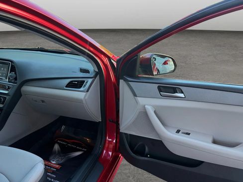 Used 2019 Hyundai Sonata SE FWD image 19