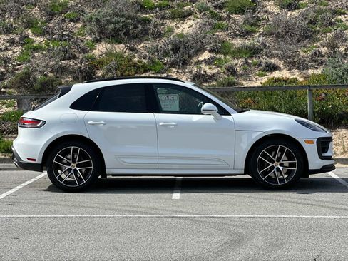 Certified 2025 Porsche Macan S image 9