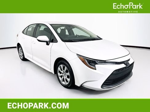 Used 2024 Toyota Corolla LE FWD image 1