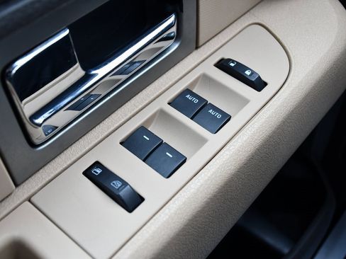 Used 2011 Ford F150 XLT w/ XLT Convenience Pkg image 22