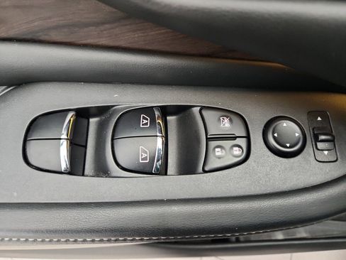 Used 2019 Nissan Murano Platinum image 10