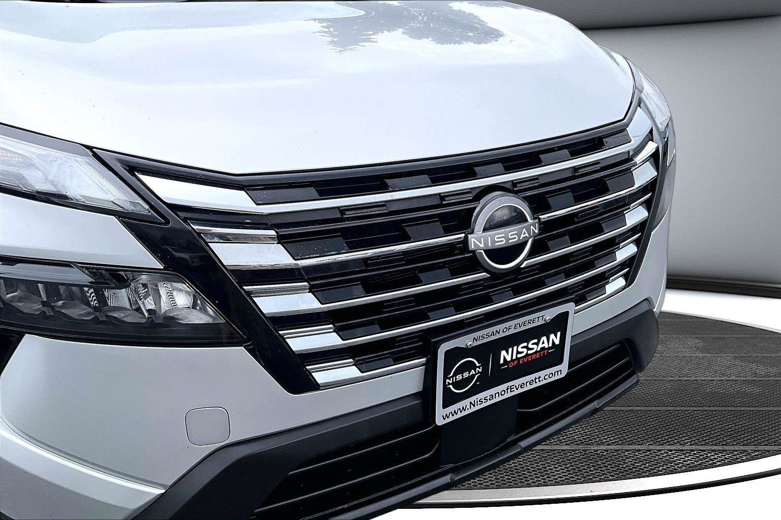 Used 2024 Nissan Rogue SV AWD/4WD image 34