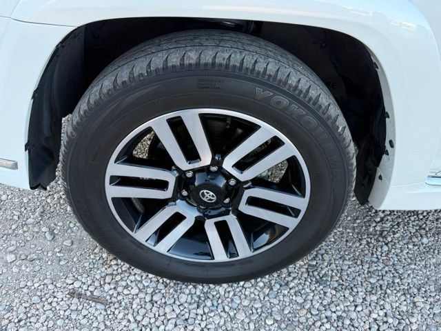 Used 2022 Toyota 4Runner Limited AWD/4WD image 10