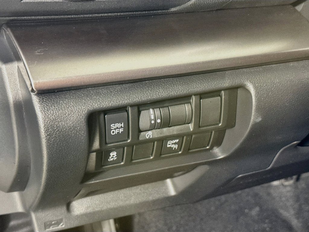 Used 2019 Subaru Crosstrek 2.0i Limited w/ Moonroof Package w/Navigation AWD/4WD image 11