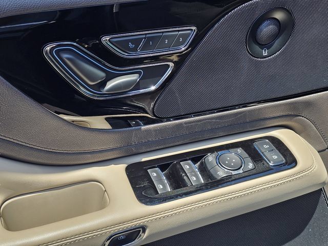 Used 2022 Lincoln Aviator Grand Touring w/ Elements Package Plus AWD/4WD image 16