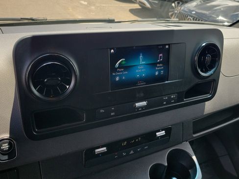 Used 2024 Mercedes-Benz Sprinter 2500 image 27