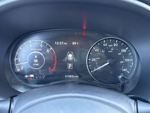 Used 2022 Nissan Kicks SR w/ Interior Electronics Package FWD image 18