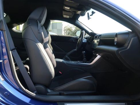 Used 2024 Toyota GR86 Premium image 21