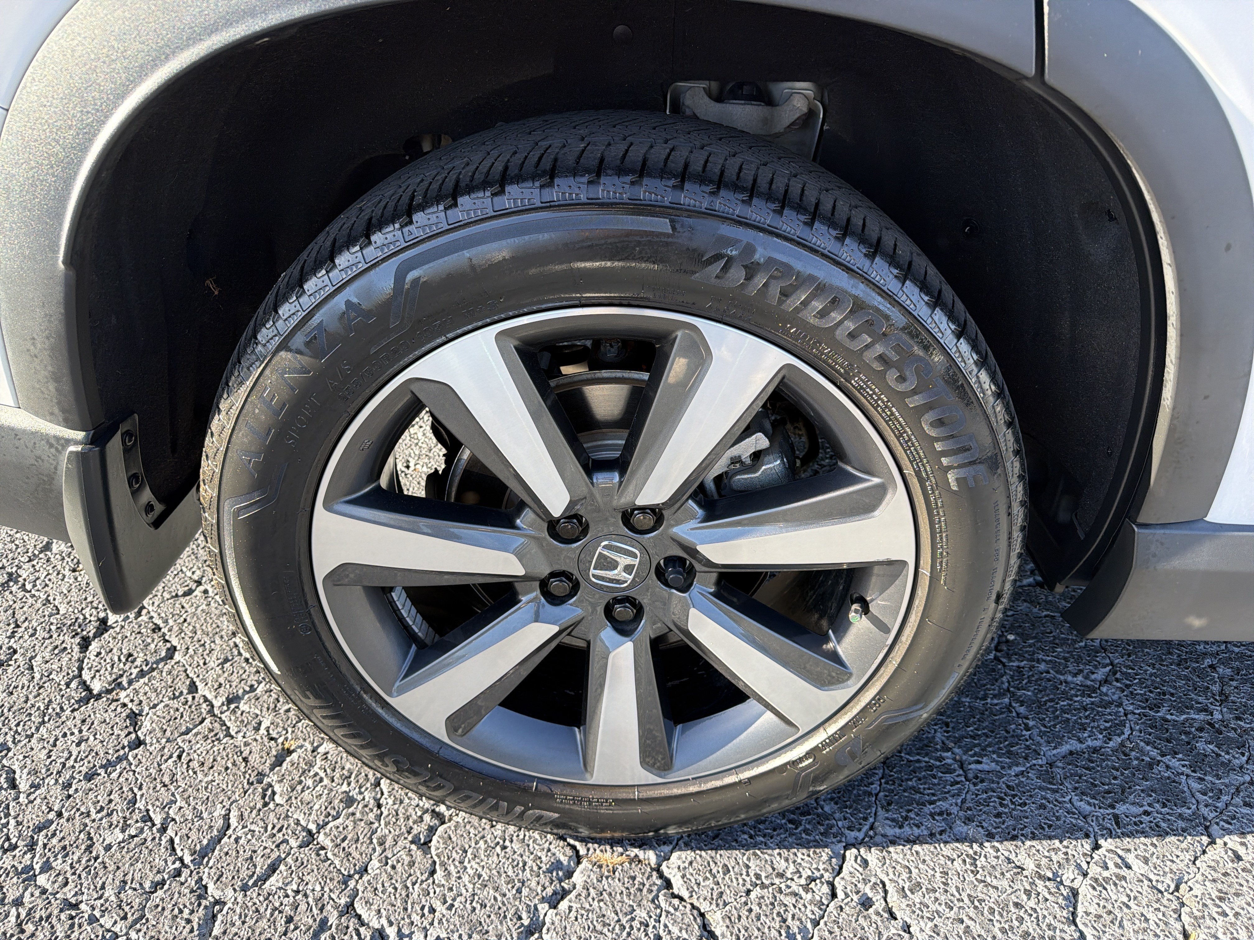 Used 2024 Honda Pilot Touring image 31
