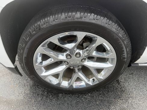 Used 2017 GMC Yukon XL Denali w/ Open Road Package image 10