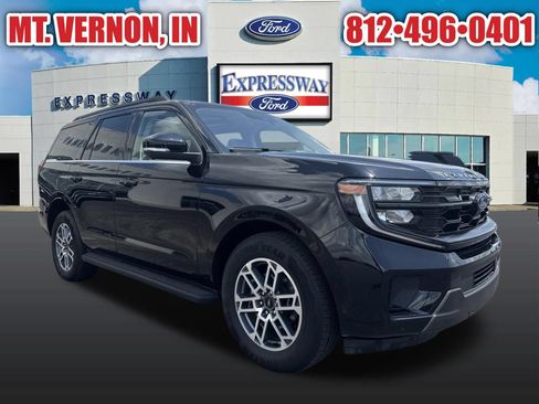 Used 2025 Ford Expedition Active RWD image 3