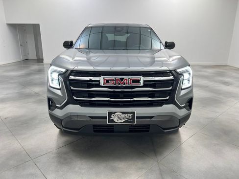 Used 2026 GMC Terrain Elevation FWD image 2