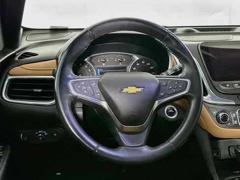 Used 2018 Chevrolet Equinox Premier w/ Infotainment II Package AWD/4WD image 18