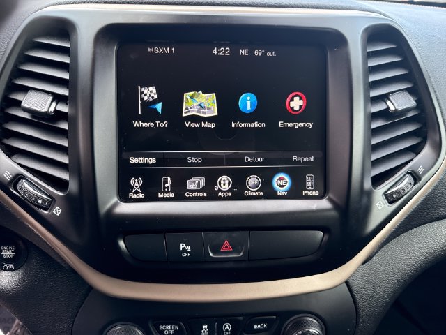 Used 2018 Jeep Cherokee Limited AWD/4WD image 12