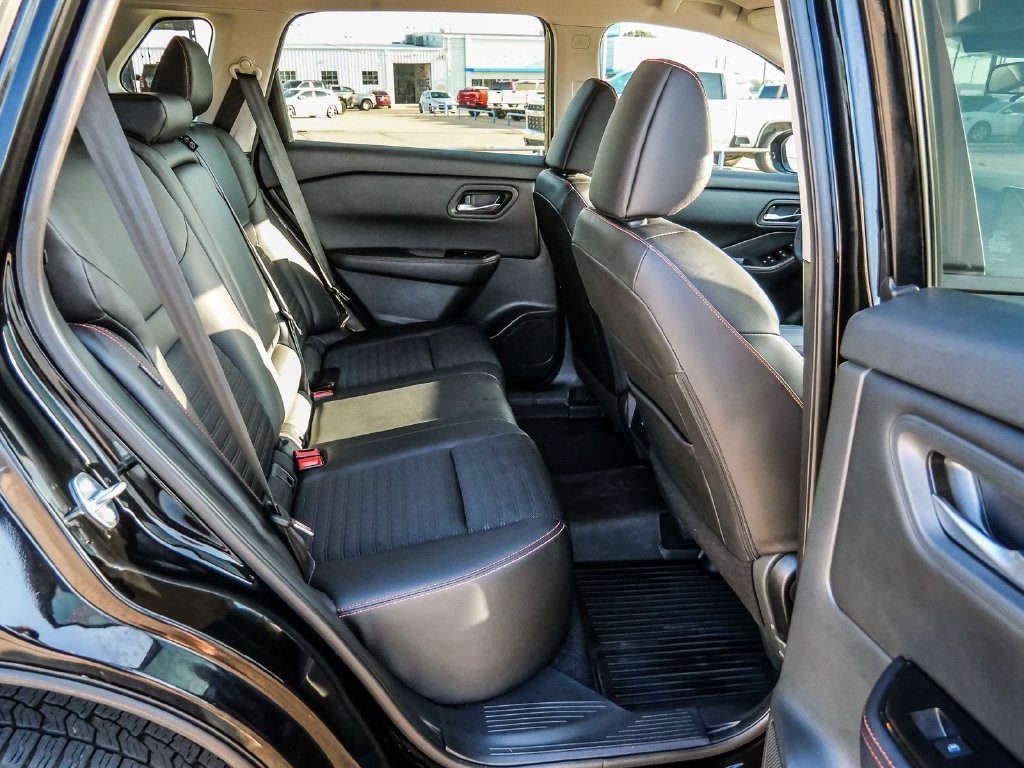 Used 2025 Nissan Rogue SV AWD/4WD image 23