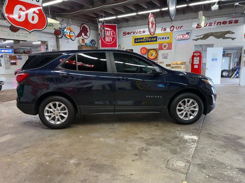 Used 2021 Chevrolet Equinox LS image 5