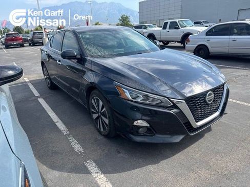 Used 2020 Nissan Altima 2.5 SV AWD/4WD image 1