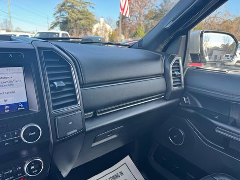 Used 2020 Ford Expedition Max Limited image 21