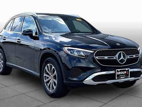 Used 2025 Mercedes-Benz GLC 300 image 3