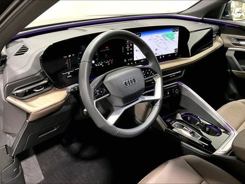 Used 2025 Audi Q5 Premium w/ Convenience Package AWD/4WD image 8