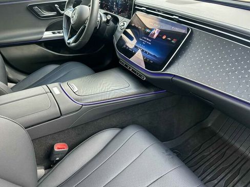 Used 2025 Mercedes-Benz E 350 Sedan image 19