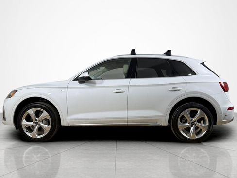 Used 2023 Audi Q5 2.0T Premium Plus w/ Premium Plus Package AWD/4WD image 2