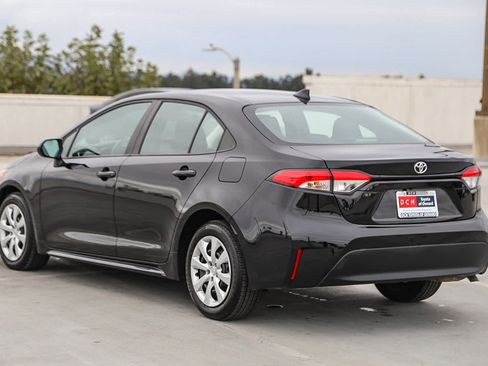 Certified 2025 Toyota Corolla LE image 8