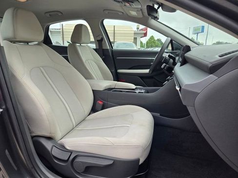 Used 2025 Hyundai Sonata SEL FWD image 29