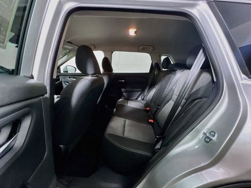 Used 2025 Nissan Rogue SV FWD image 29