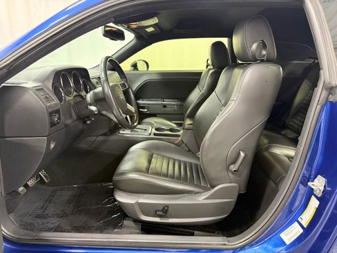 Used 2010 Dodge Challenger R/T image 13