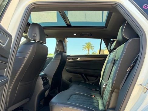 Used 2024 Volkswagen Atlas Cross Sport SEL Premium R-Line image 28