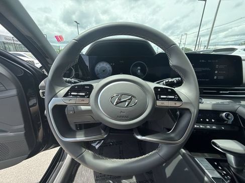 Certified 2023 Hyundai Elantra SEL w/ Convenience Package FWD image 14