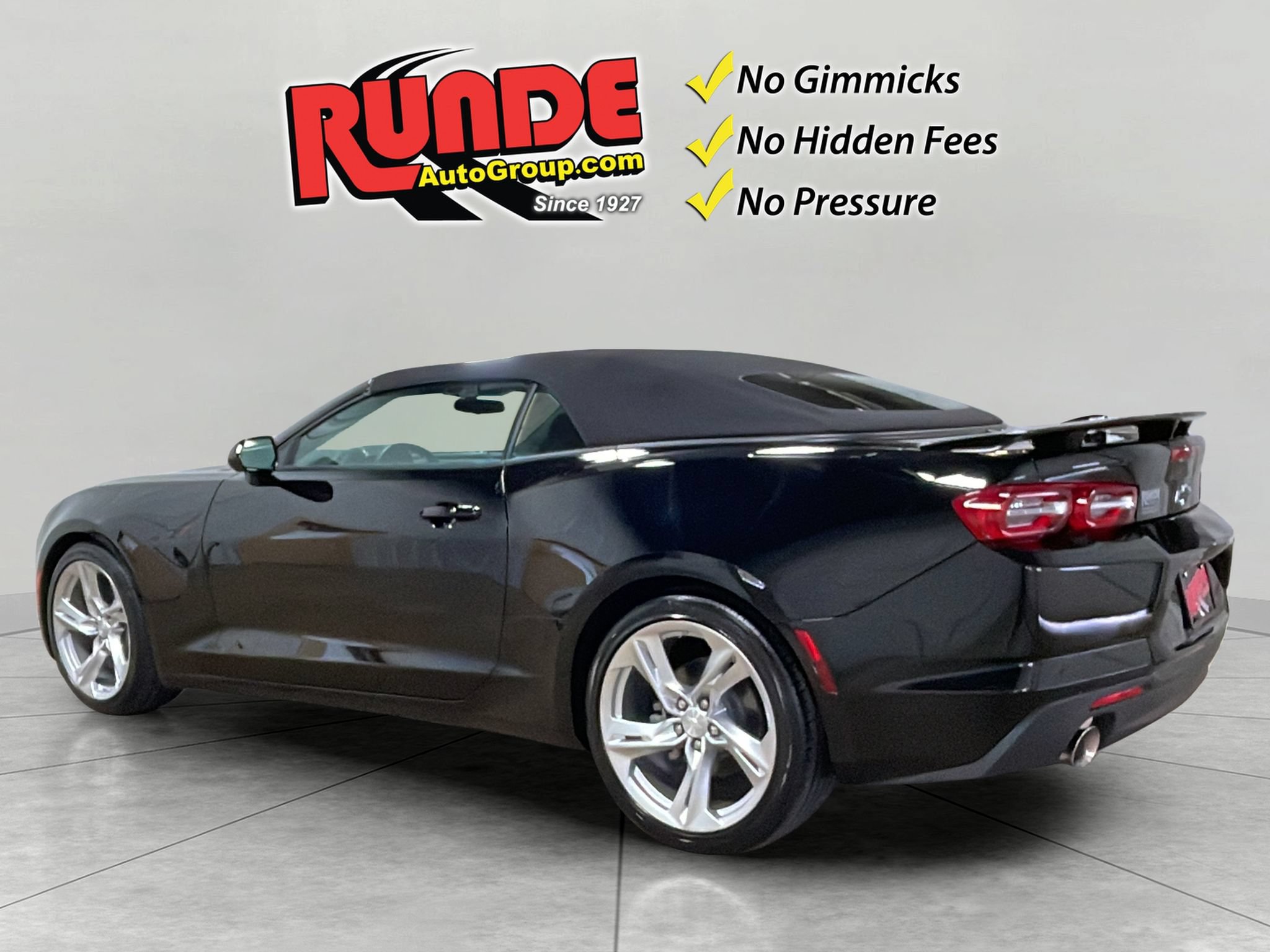 Used 2023 Chevrolet Camaro LT w/ Technology Package RWD image 4