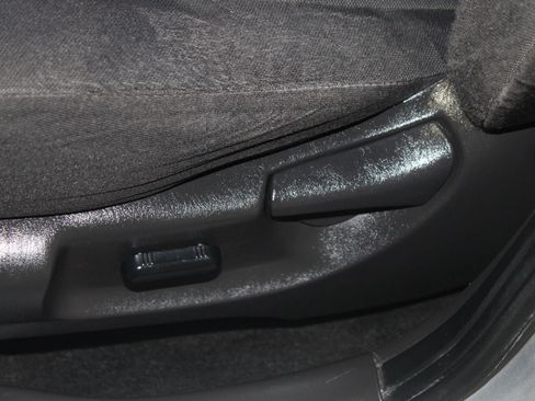 Used 2011 Ford Escape XLT image 8