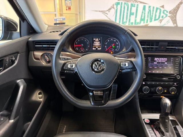 Used 2022 Volkswagen Passat 2.0T FWD image 14