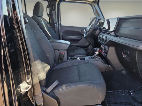 Used 2025 Jeep Wrangler Unlimited Rubicon 4xe w/ Convenience Group image 15