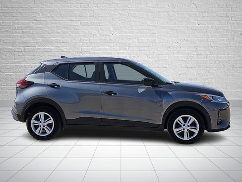 Used 2024 Nissan Kicks S FWD image 5