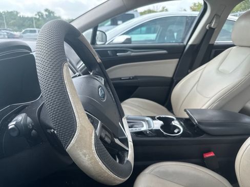 Used 2016 Ford Fusion Titanium FWD image 33