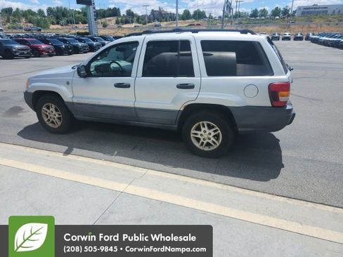 Used 2004 Jeep Grand Cherokee Laredo w/ Convenience Group AWD/4WD image 11