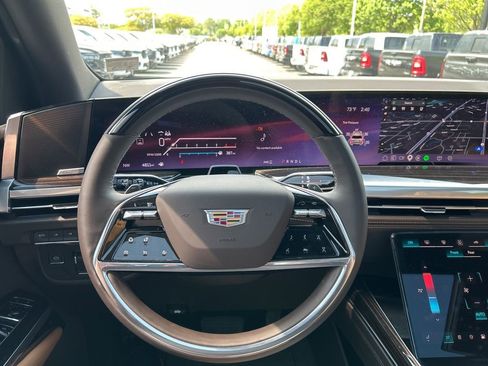Used 2026 Cadillac Escalade Luxury AWD/4WD image 18