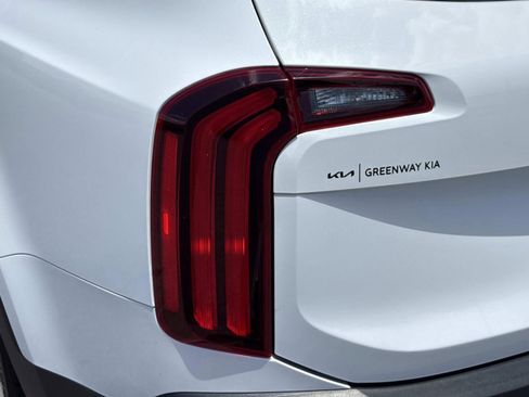 Used 2022 Kia Telluride EX w/ EX Premium Package FWD image 36