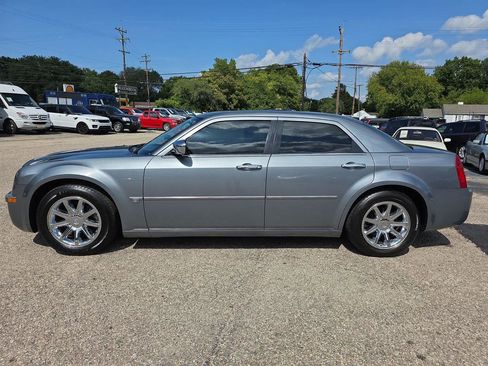 Used 2006 Chrysler 300 C w/ Navigation & Sound Group II image 19