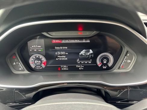 Certified 2025 Audi Q3 2.0T Premium Plus w/ Premium Plus Package AWD/4WD image 14
