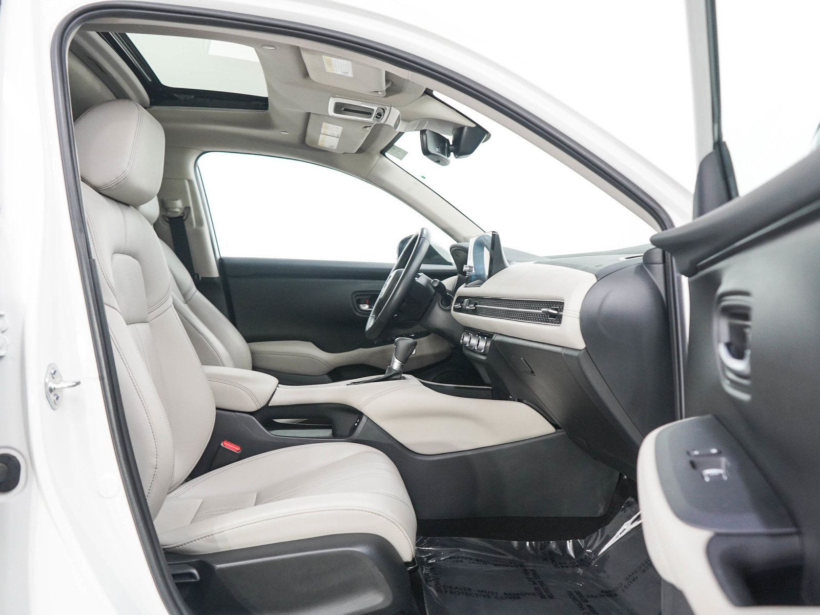 Used 2025 Honda HR-V EX-L image 11